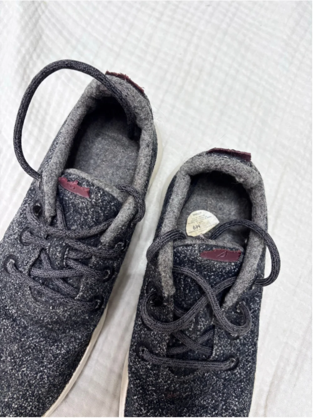 Men’s Allbirds Wool Runners Sneakers Black and White size 9
